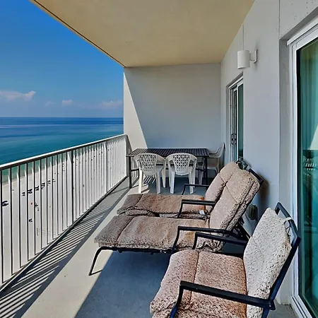 Seawind 1306 Apartment